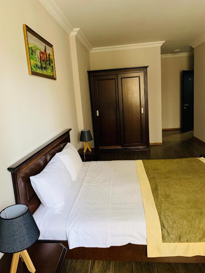 Hotel Brighton Батуми Экстерьер фото