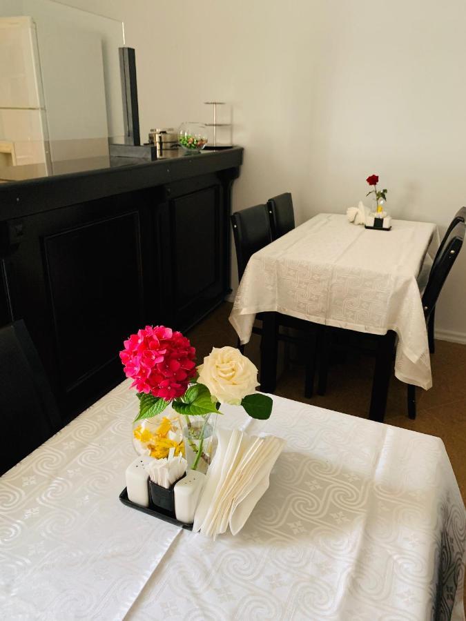 Hotel Brighton Батуми Экстерьер фото