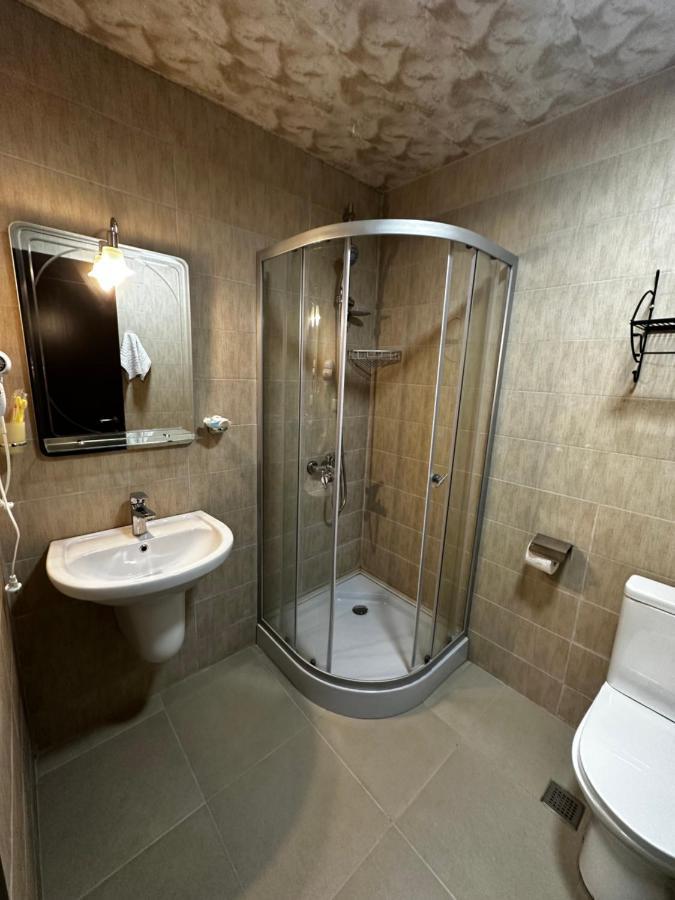 Hotel Brighton Батуми Экстерьер фото