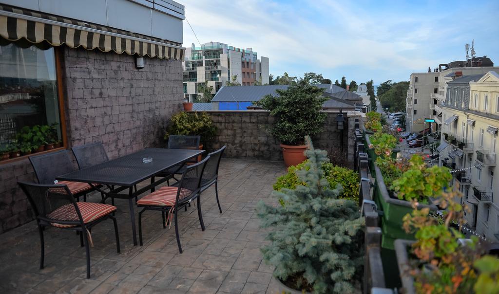 Hotel Brighton Батуми Экстерьер фото